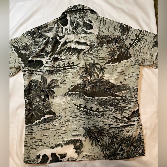 Men’s Roundy Bay size large green Hawaiian button up shirt - Picture 4 of 4